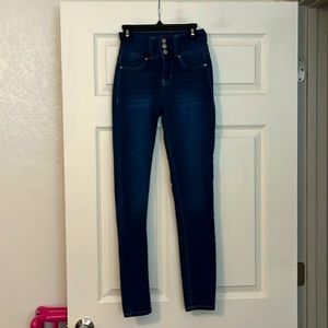JUNIORS SASSY HIGH RISE SKINNY JEANS : SIZE 0